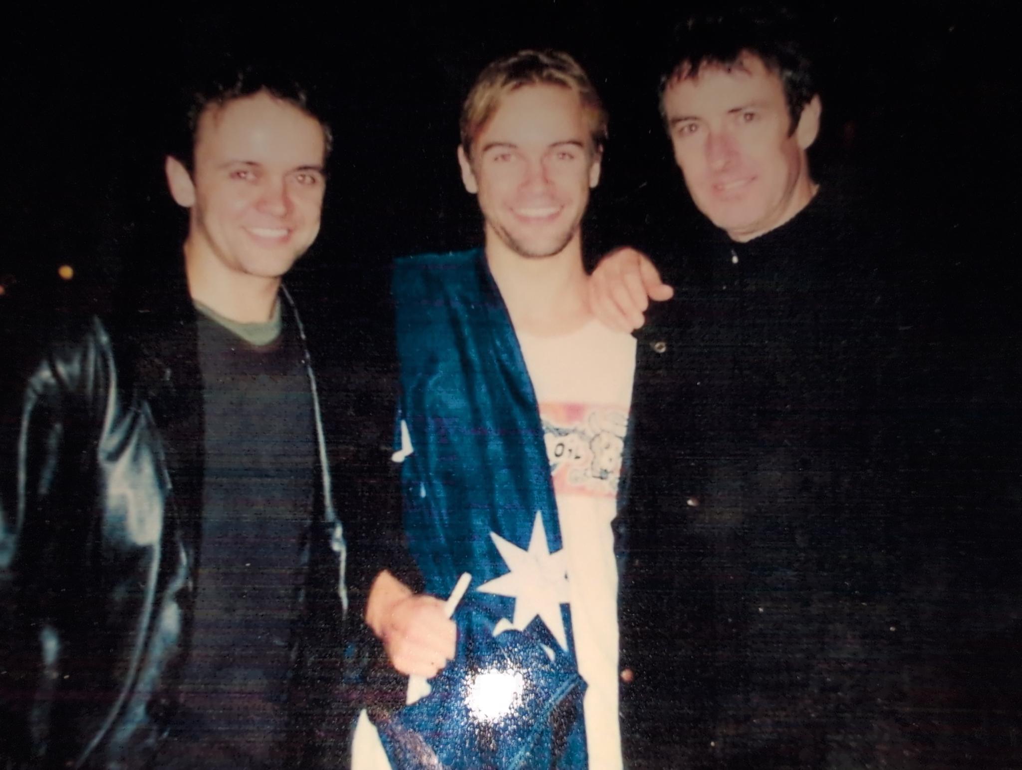 Rob Hirst performing